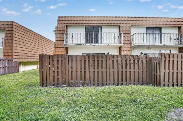 11556 NW 1st Street, Plantation, FL 33325