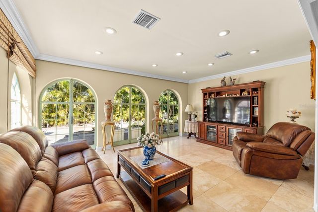 3511 W EUCLID AVENUE, Tampa, FL 33629