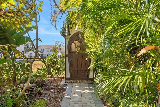 3511 W EUCLID AVENUE, Tampa, FL 33629