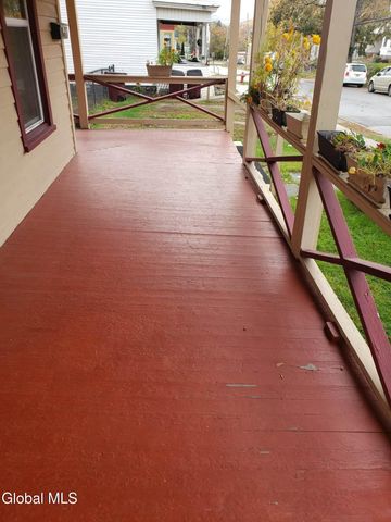 34 3rd Avenue, Gloversville, NY 12078