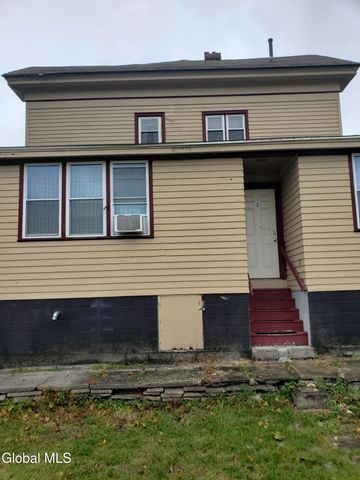 34 3rd Avenue, Gloversville, NY 12078