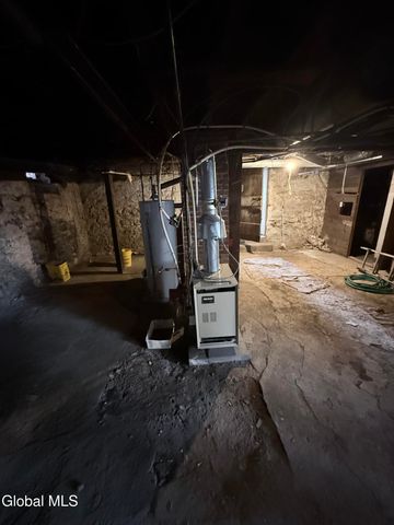 34 3rd Avenue, Gloversville, NY 12078