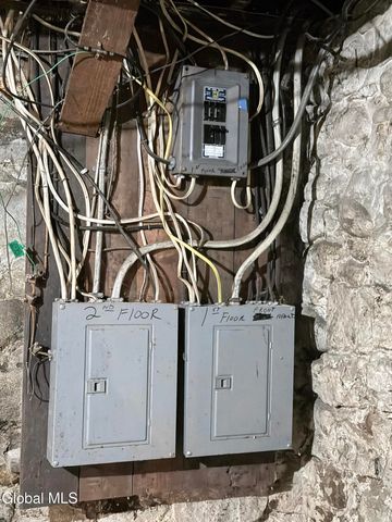 34 3rd Avenue, Gloversville, NY 12078