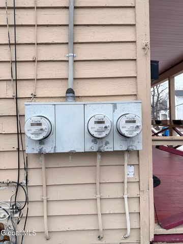 34 3rd Avenue, Gloversville, NY 12078