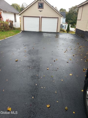 34 3rd Avenue, Gloversville, NY 12078