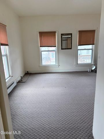 34 3rd Avenue, Gloversville, NY 12078