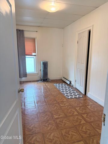 34 3rd Avenue, Gloversville, NY 12078