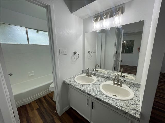 518 W Lovers Lane, Arlington, TX 76010