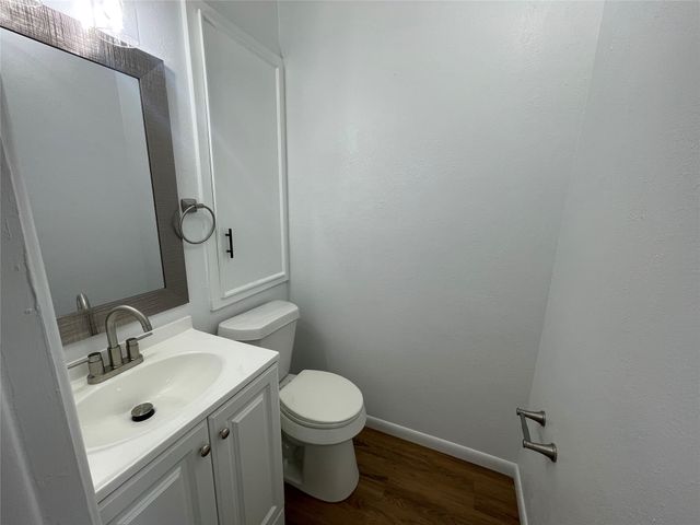 518 W Lovers Lane, Arlington, TX 76010