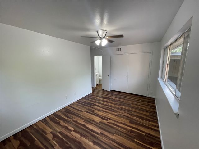 518 W Lovers Lane, Arlington, TX 76010