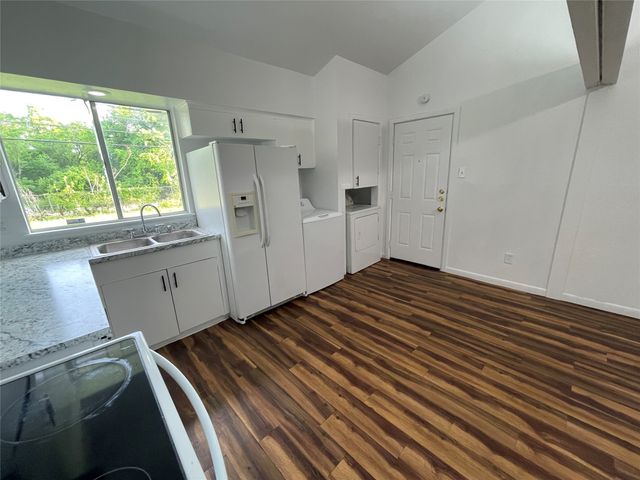 518 W Lovers Lane, Arlington, TX 76010