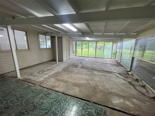 518 W Lovers Lane, Arlington, TX 76010