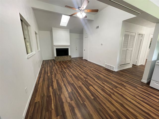 518 W Lovers Lane, Arlington, TX 76010