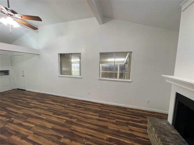 518 W Lovers Lane, Arlington, TX 76010