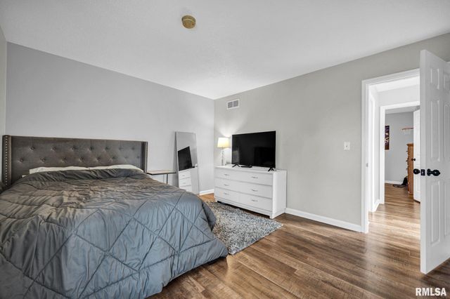 6125-27 N JAYAR Court, Peoria, IL 61614