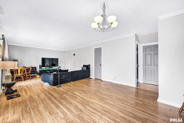 6125-27 N JAYAR Court, Peoria, IL 61614