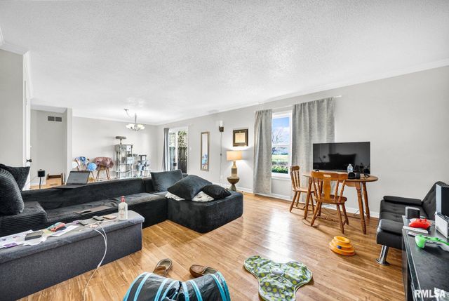 6125-27 N JAYAR Court, Peoria, IL 61614