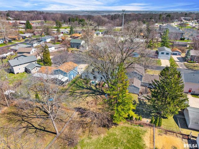 6125-27 N JAYAR Court, Peoria, IL 61614