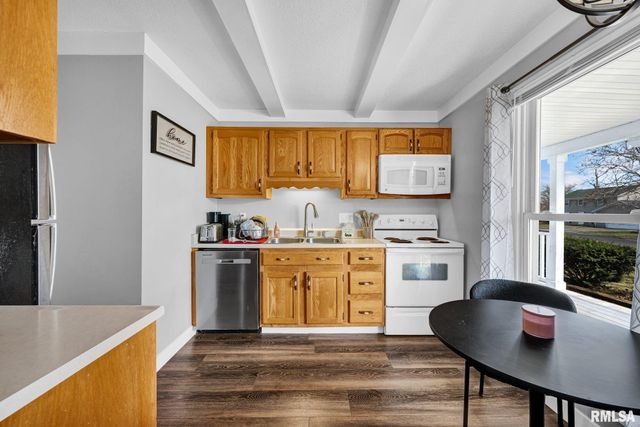 6125-27 N JAYAR Court, Peoria, IL 61614