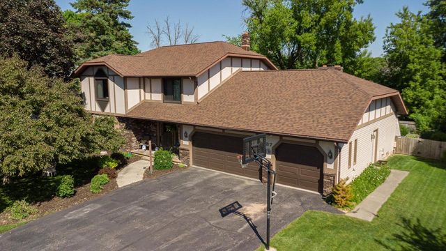 37 BUTTE DES MORTS COURT, Appleton, WI 54914