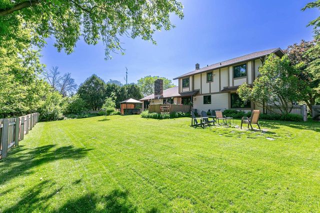 37 BUTTE DES MORTS COURT, Appleton, WI 54914