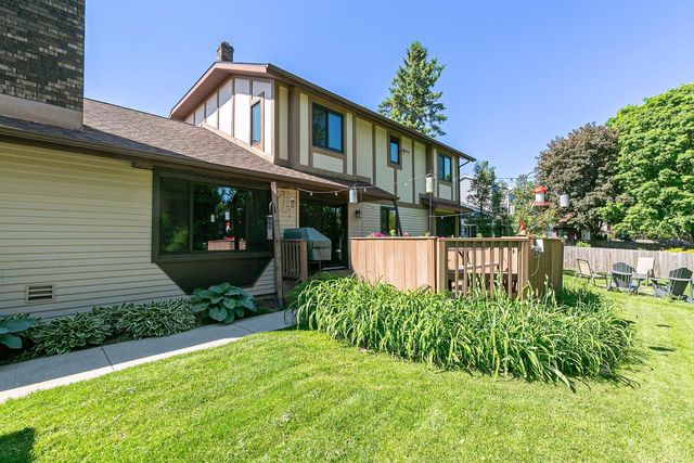 37 BUTTE DES MORTS COURT, Appleton, WI 54914