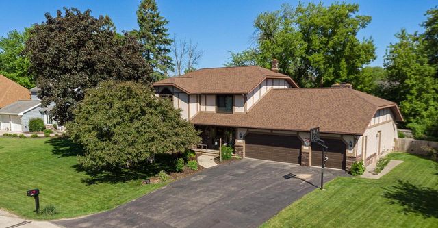 37 BUTTE DES MORTS COURT, Appleton, WI 54914