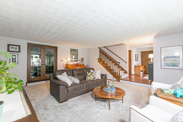 37 BUTTE DES MORTS COURT, Appleton, WI 54914