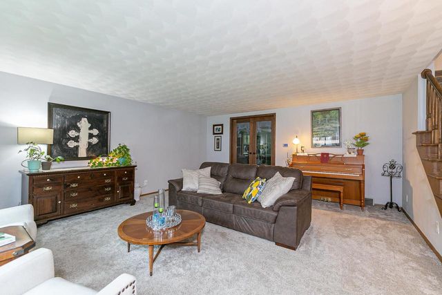 37 BUTTE DES MORTS COURT, Appleton, WI 54914
