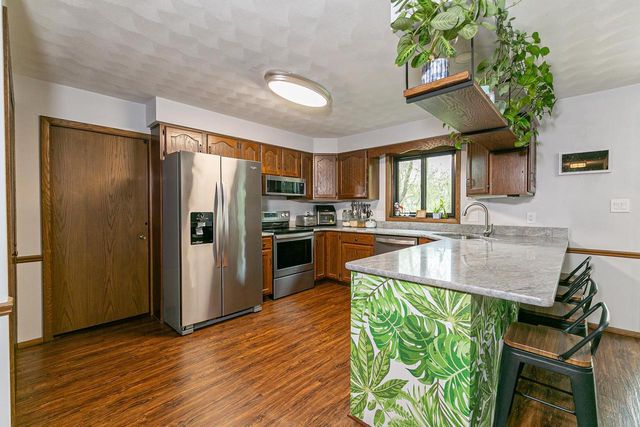 37 BUTTE DES MORTS COURT, Appleton, WI 54914