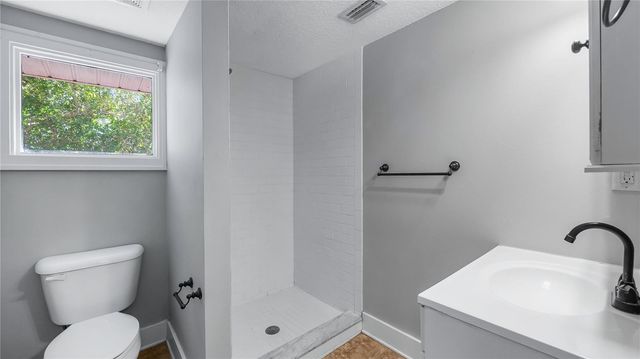 558 W MINNEOLA AVENUE, Clermont, FL 34711