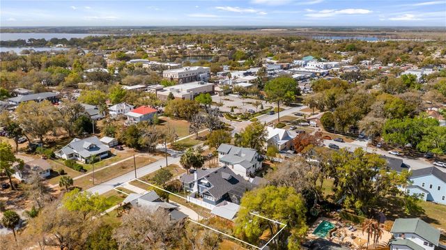 558 W MINNEOLA AVENUE, Clermont, FL 34711