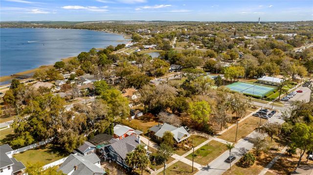 558 W MINNEOLA AVENUE, Clermont, FL 34711