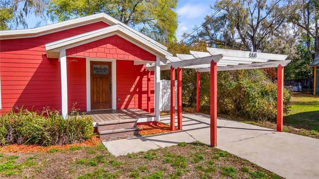 558 W MINNEOLA AVENUE, Clermont, FL 34711