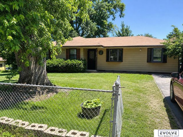 6317 N 49Th Avenue, Omaha, NE 68104