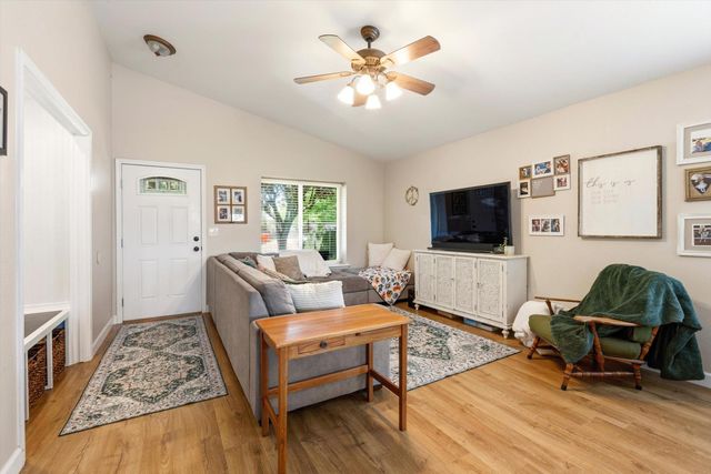 6724 W 2nd St, Rio Linda, CA 95673