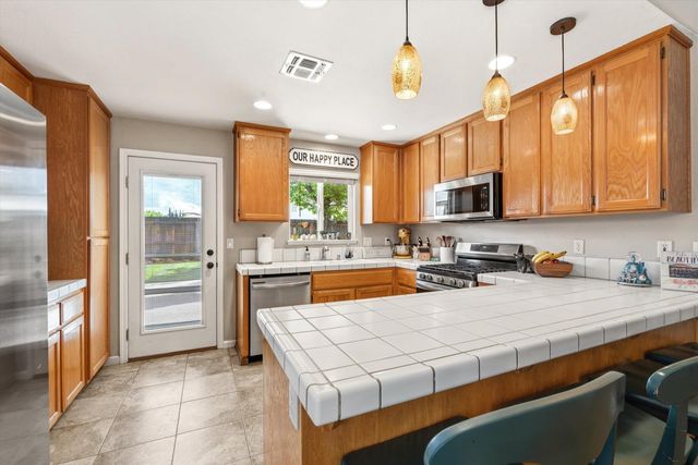 6724 W 2nd St, Rio Linda, CA 95673