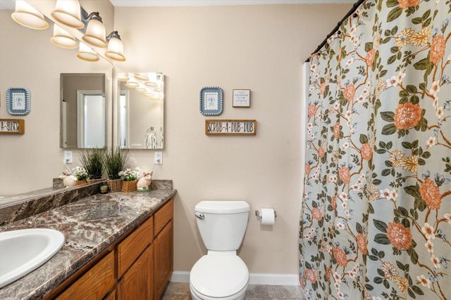 6724 W 2nd St, Rio Linda, CA 95673