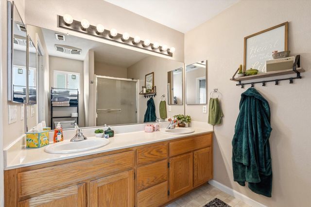 6724 W 2nd St, Rio Linda, CA 95673