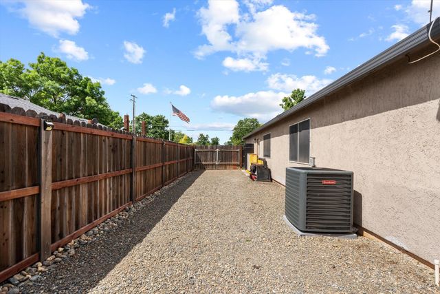 6724 W 2nd St, Rio Linda, CA 95673