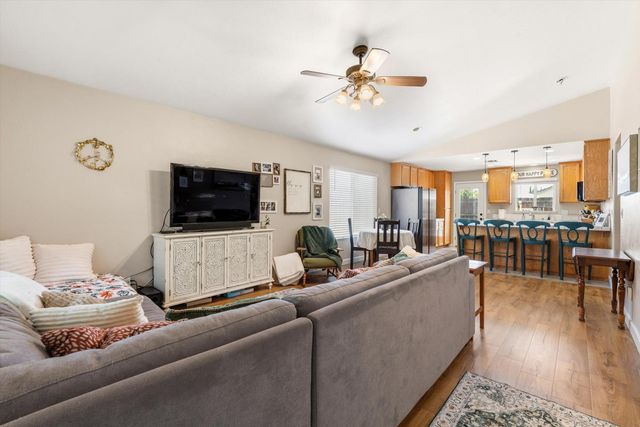 6724 W 2nd St, Rio Linda, CA 95673