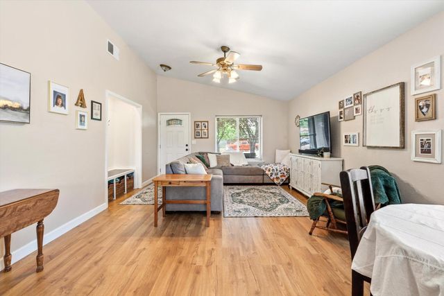 6724 W 2nd St, Rio Linda, CA 95673