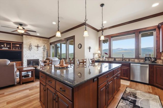 350 S Legend Tree Dr, Liberty Lake, WA 99019