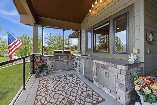 350 S Legend Tree Dr, Liberty Lake, WA 99019