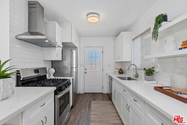 7253 Yolanda Avenue, Los Angeles, CA 91335