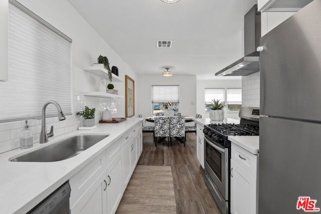 7253 Yolanda Avenue, Los Angeles, CA 91335