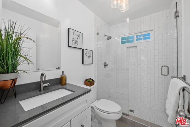7253 Yolanda Avenue, Los Angeles, CA 91335