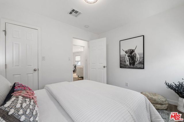 7253 Yolanda Avenue, Los Angeles, CA 91335