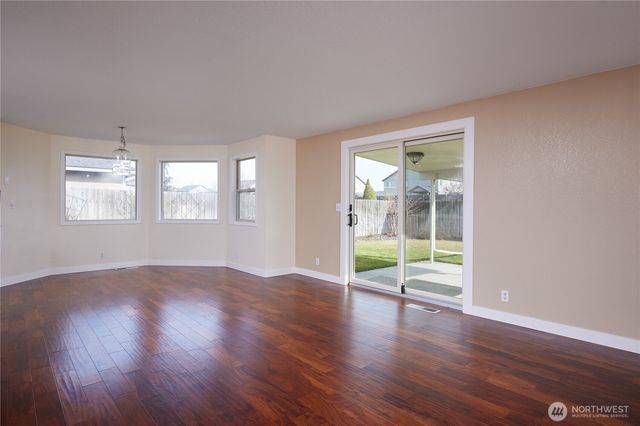 2081 Gemstone Drive, Walla Walla, WA 99362