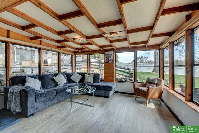 4434 R Street, Omaha, NE 68107